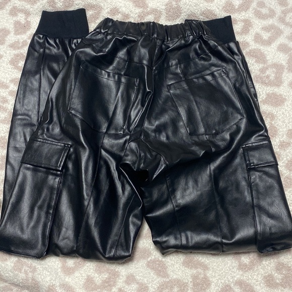 Mistress Rocks - Picture 2 of 4